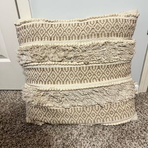 Textured throw pillow